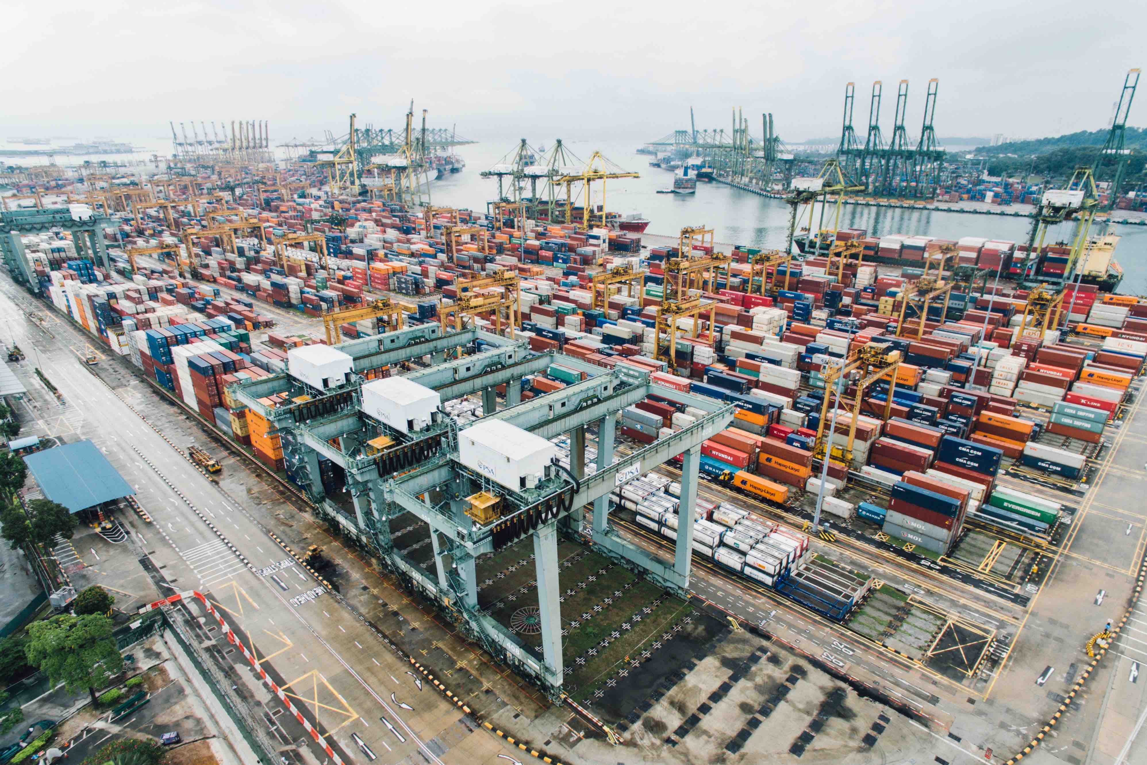 Commerce international bateaux cargo